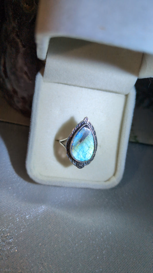 Rainbow moonstone ring 💍