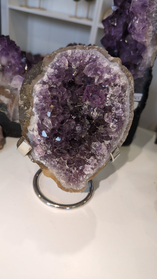 Raw amethyst geode ✨