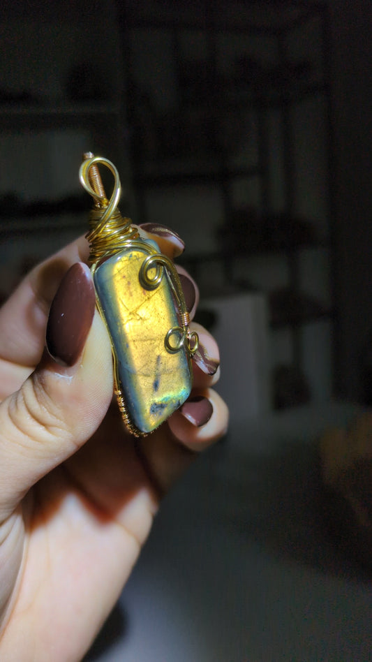 Labradorite pendant D ✨