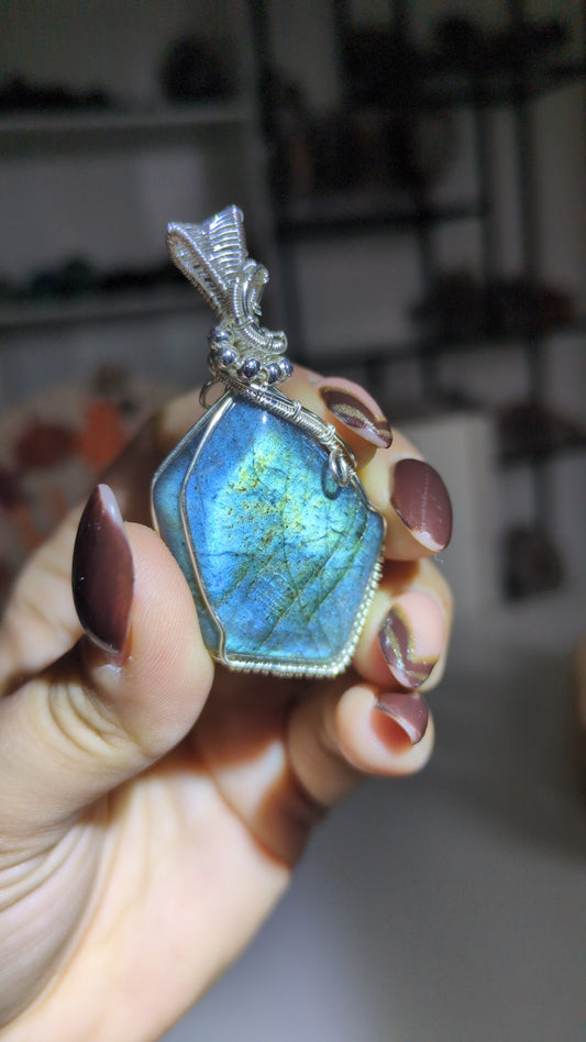 Labradorite pendant C ✨