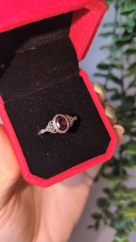 Garnet ring ✨