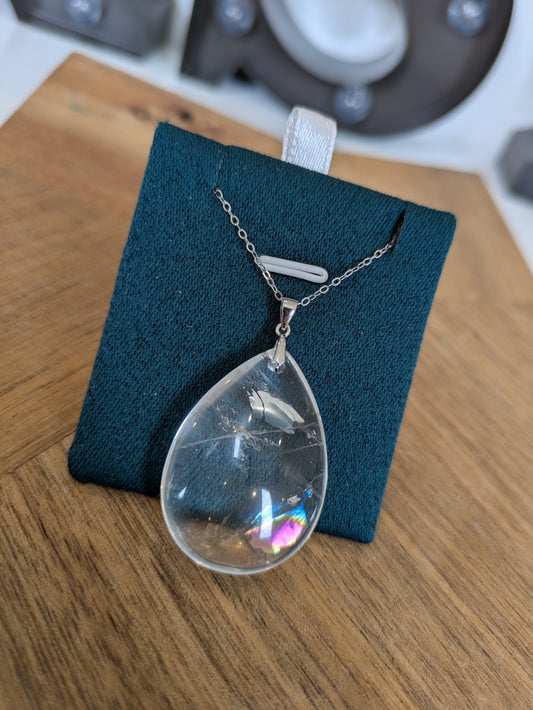 Clear quartz necklace ✨