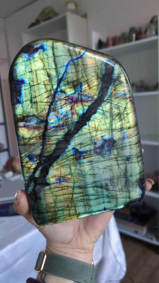 Large labradorite freeform ✨