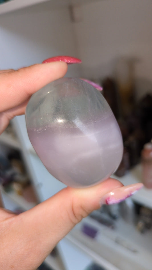 Lavender Flourite palm ✨