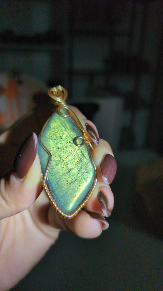 Labradorite pendant E ✨